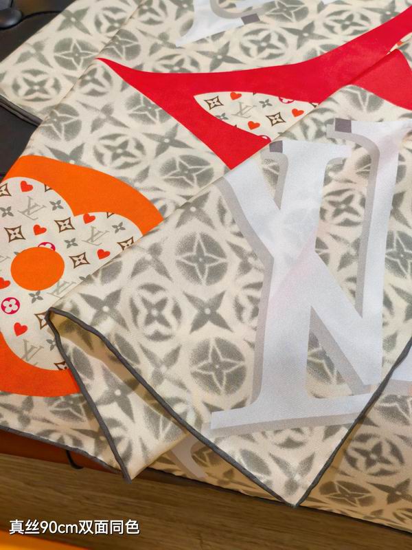 LV silk scarf 90X90cm E30 (5)