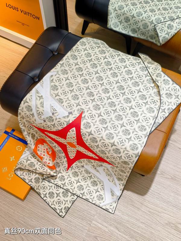 LV silk scarf 90X90cm E30 (6)