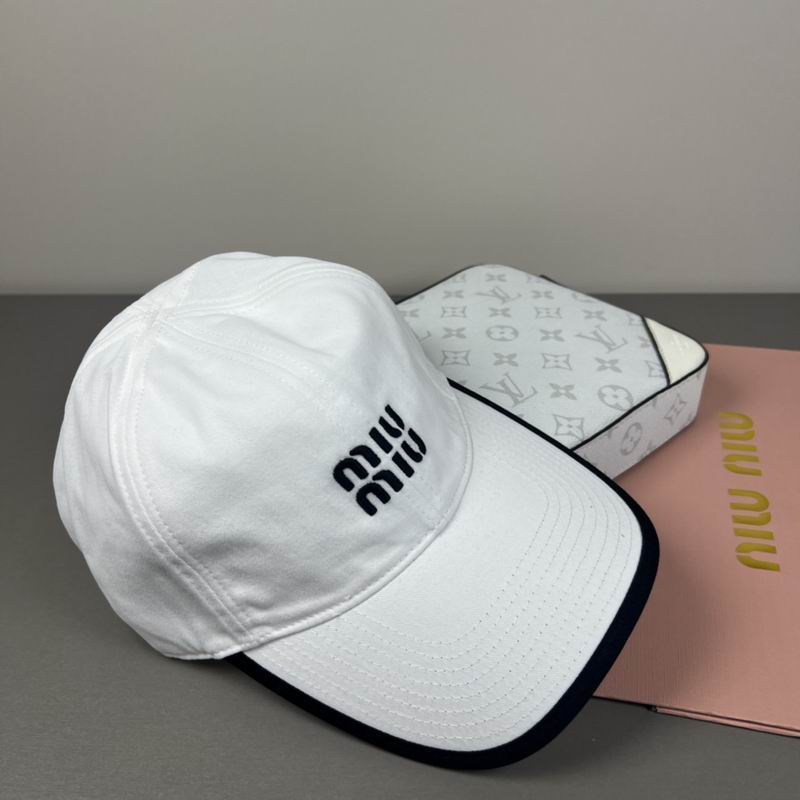 MIumiu Cap dx (1833)