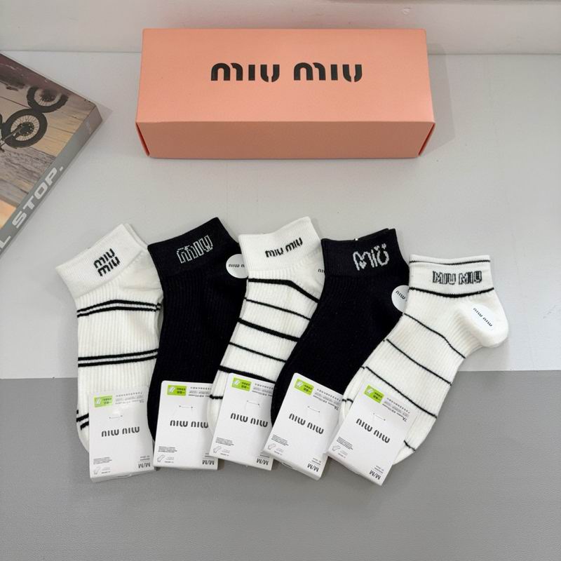 MIumiu socks QY (1)