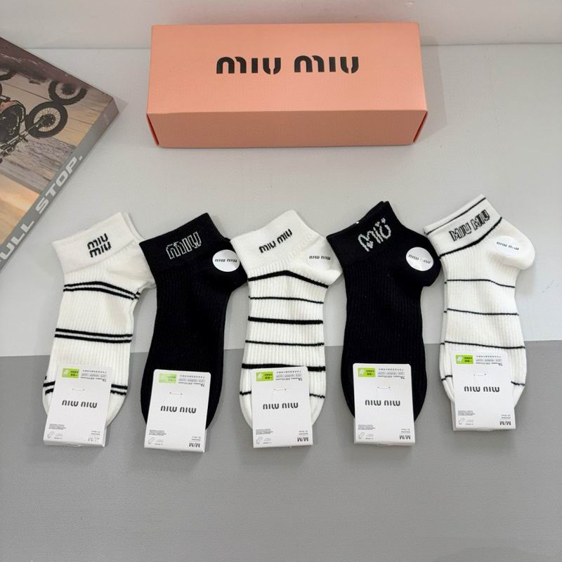 MIumiu socks QY (2)