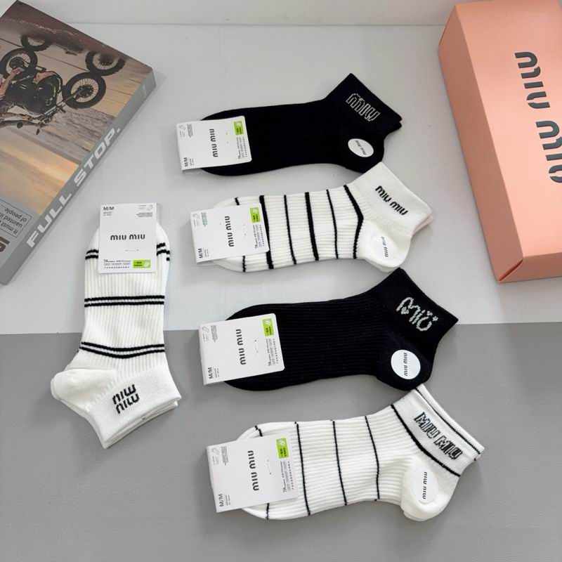 MIumiu socks QY (6)