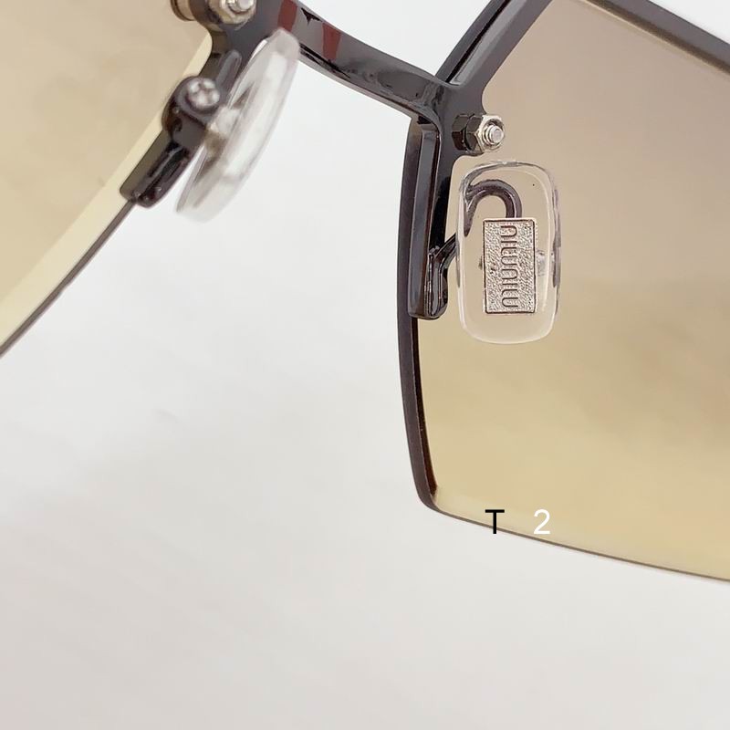 MiuMiu 118AV 61 15 140 b07