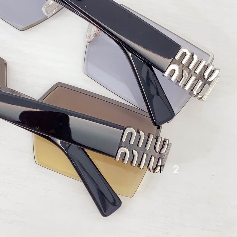 MiuMiu 118AV 61 15 140 b08