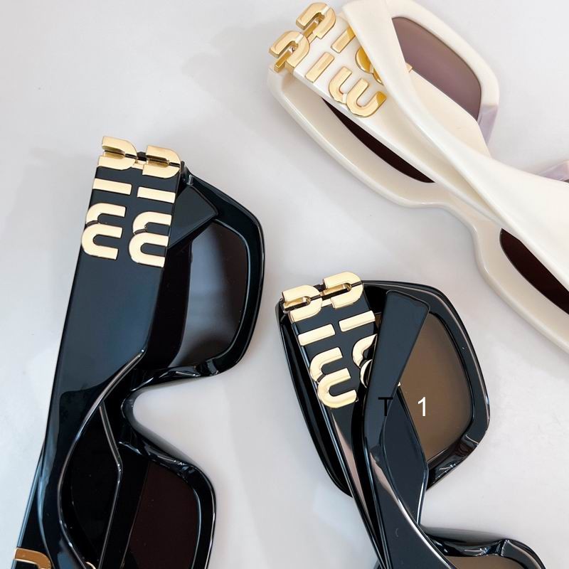 MiuMiu B05S 51 2-140 a08