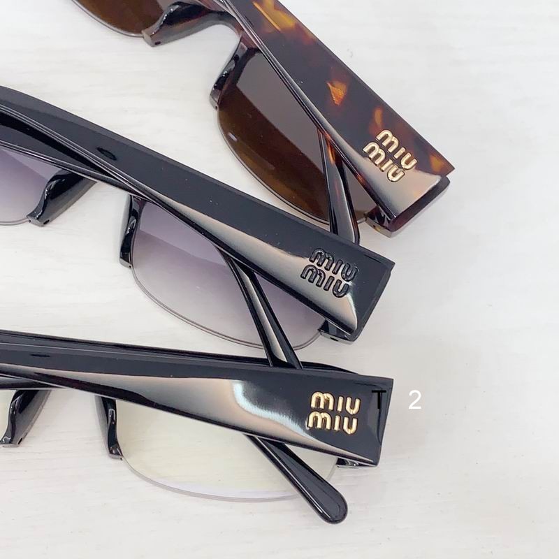 MiuMiu B07S 53 17-135 b08