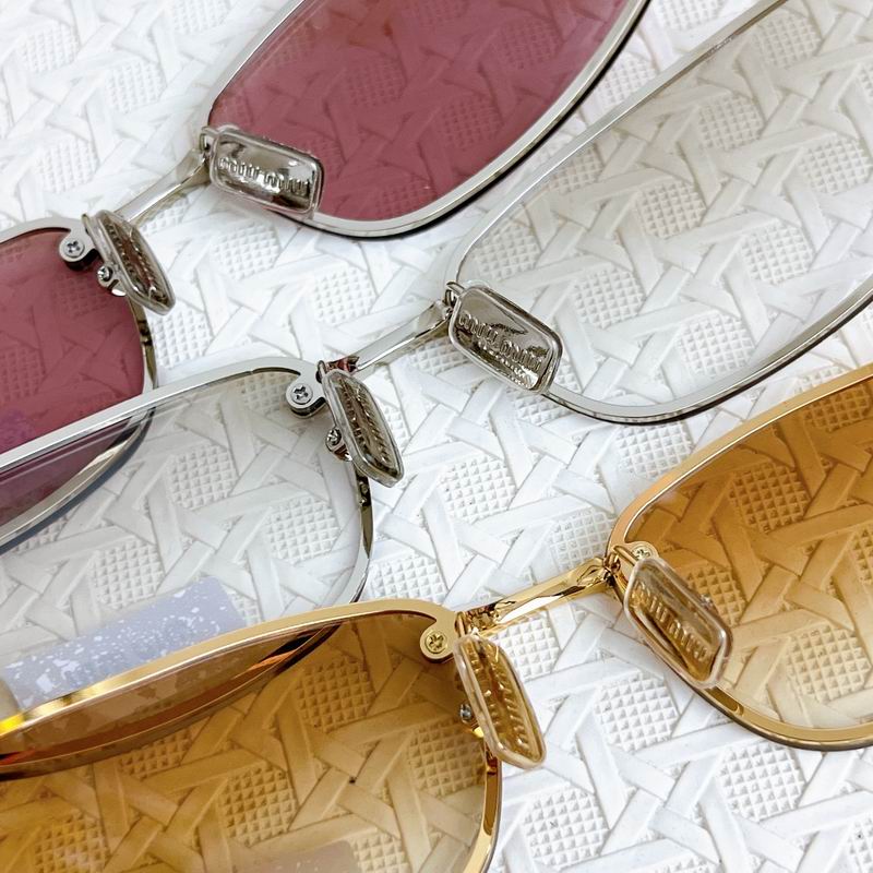 MiuMiu SMUA50 69 15-130 a07