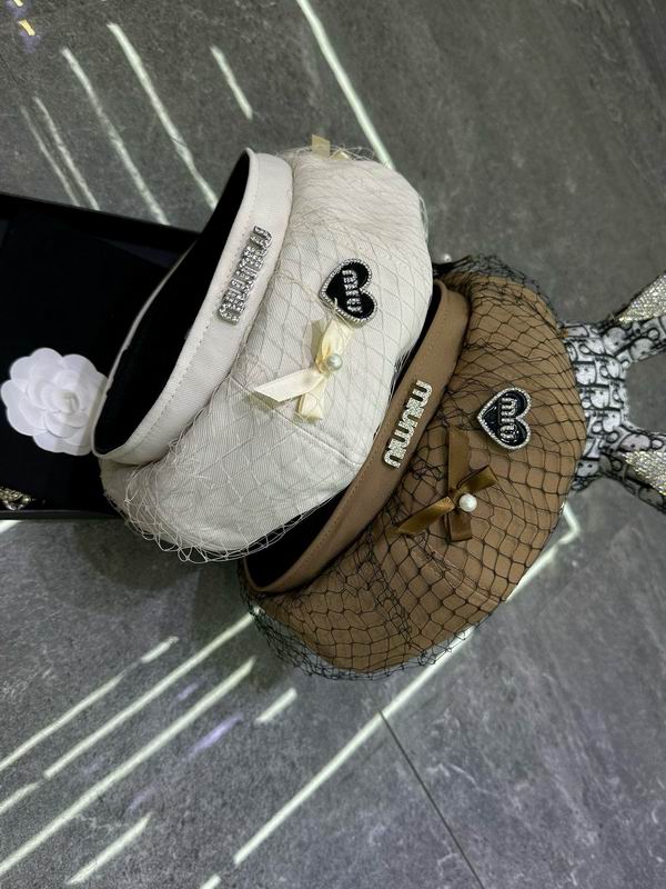 Miumiu beret dx (145)