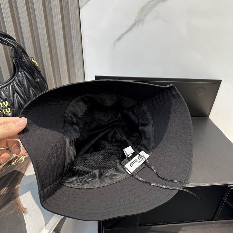 Miumiu hat dx (426)