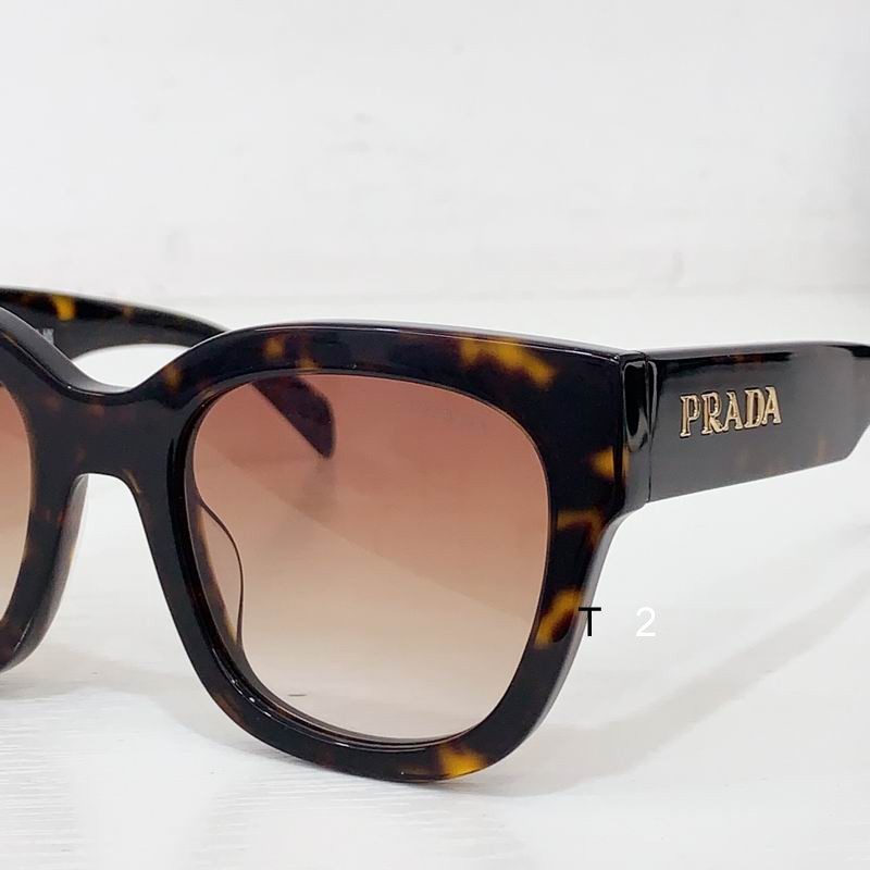 Prada 081301 b07