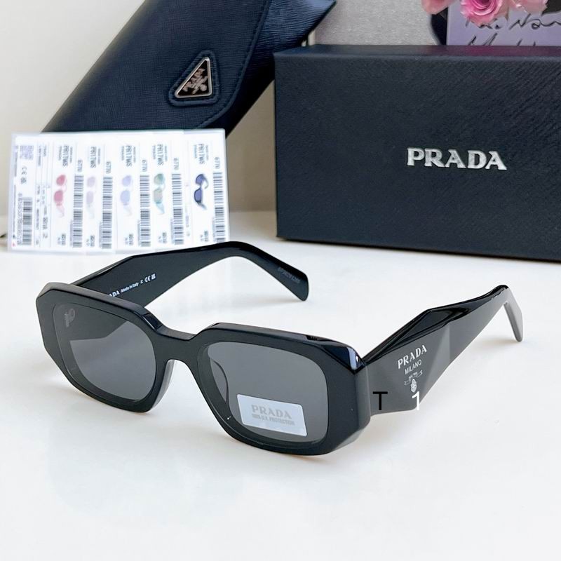 Prada 082501 a04