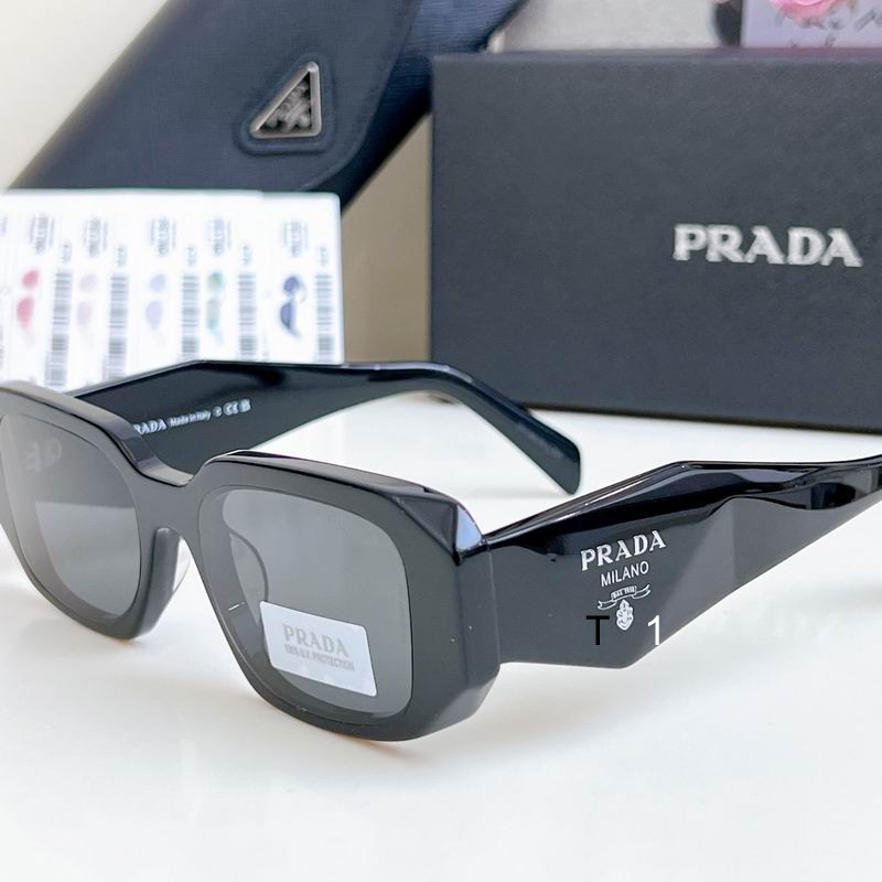 Prada 082501 a06