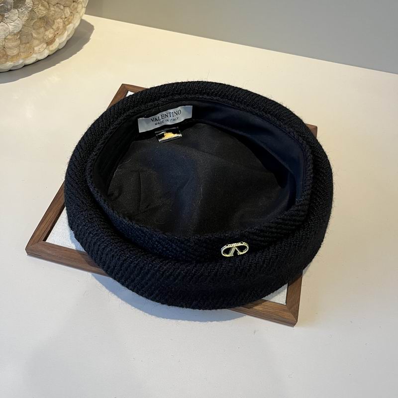 Valentino beret dx (365)