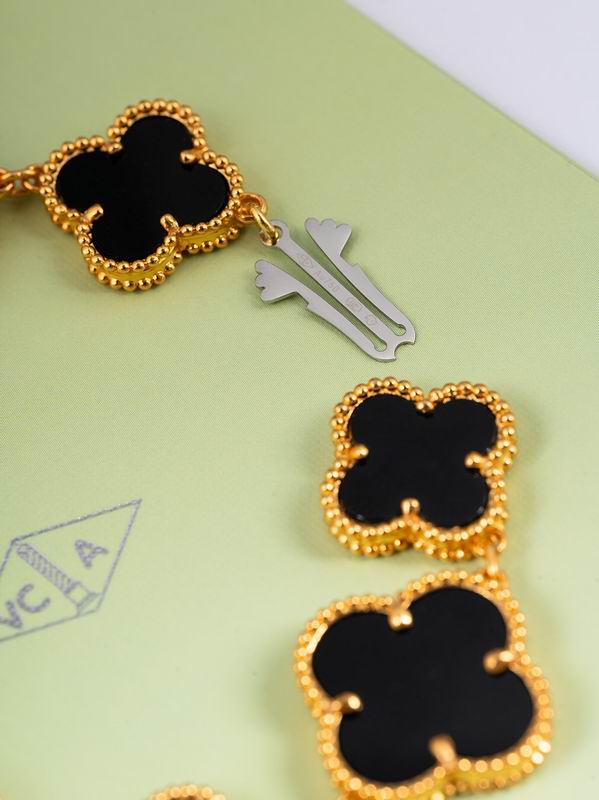 Van Cleef & Arpels 27mm 05 (35)