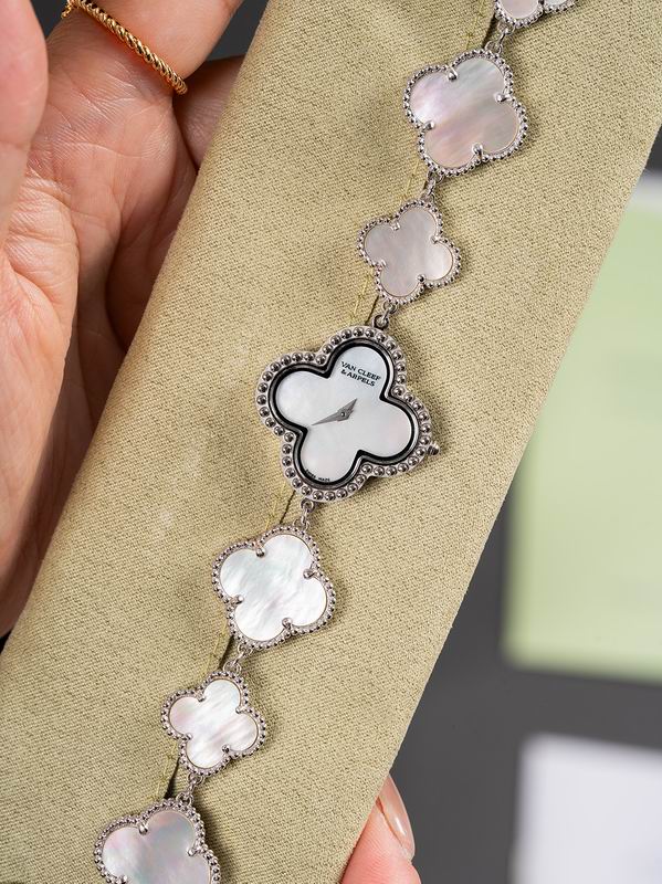 Van Cleef & Arpels 27mm 05 (50)