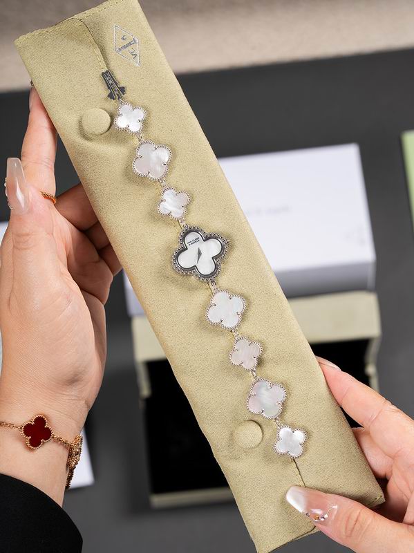 Van Cleef & Arpels 27mm 05 (51)