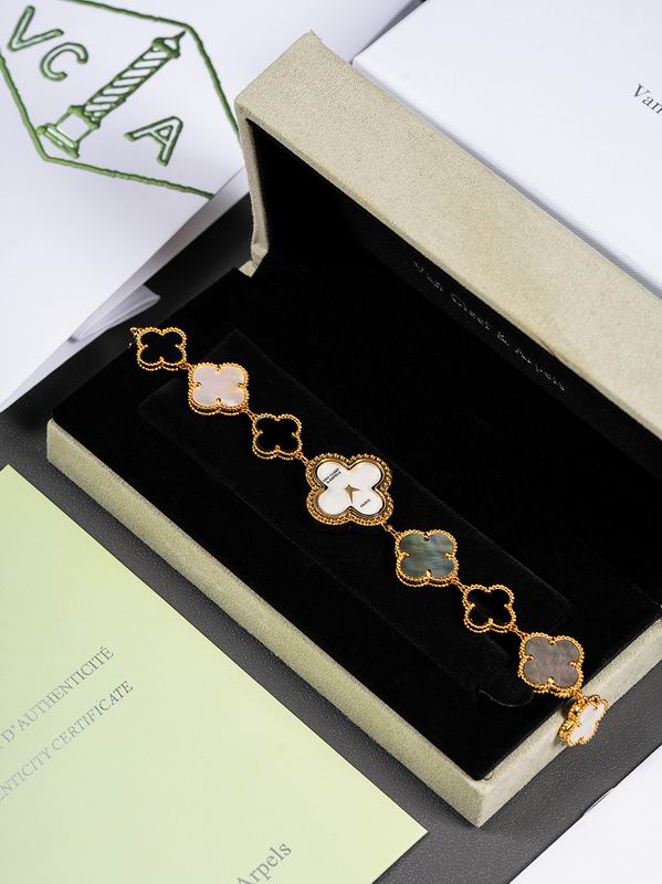 Van Cleef & Arpels 27mm 05 (56)