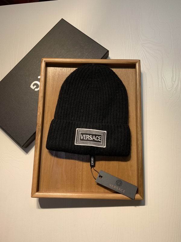 Versace hat hm (5)