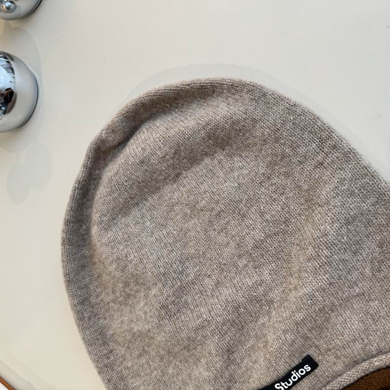 Acne hat (1046)