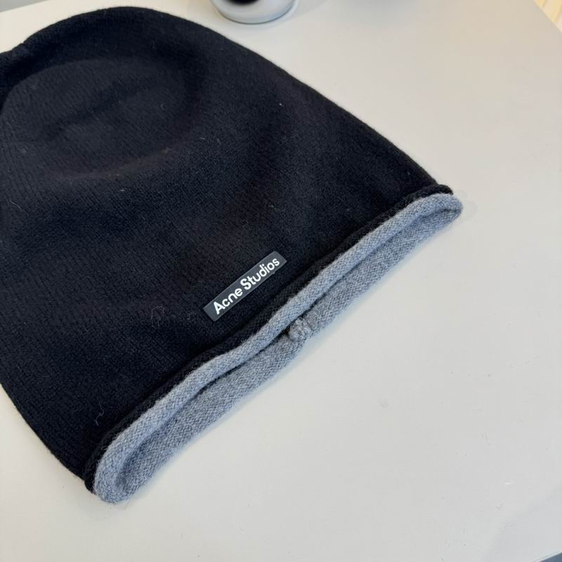 Acne hat (1057)