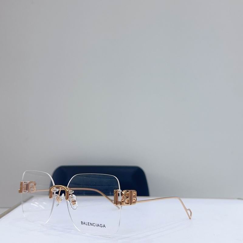 BALENCIAGA MODEL 59 17 140 g04