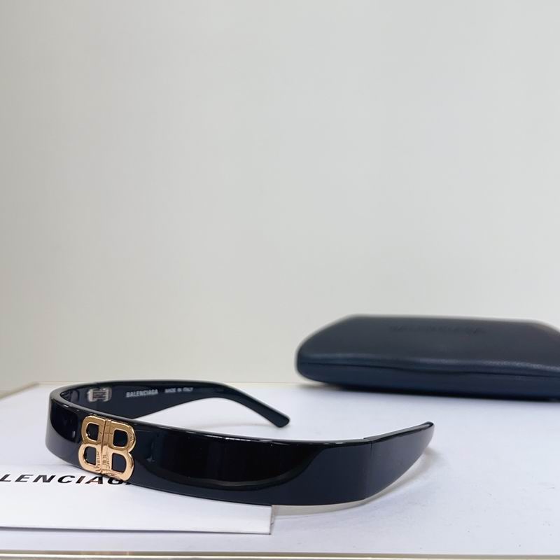 Balenciaga BB804337 140-135 G01