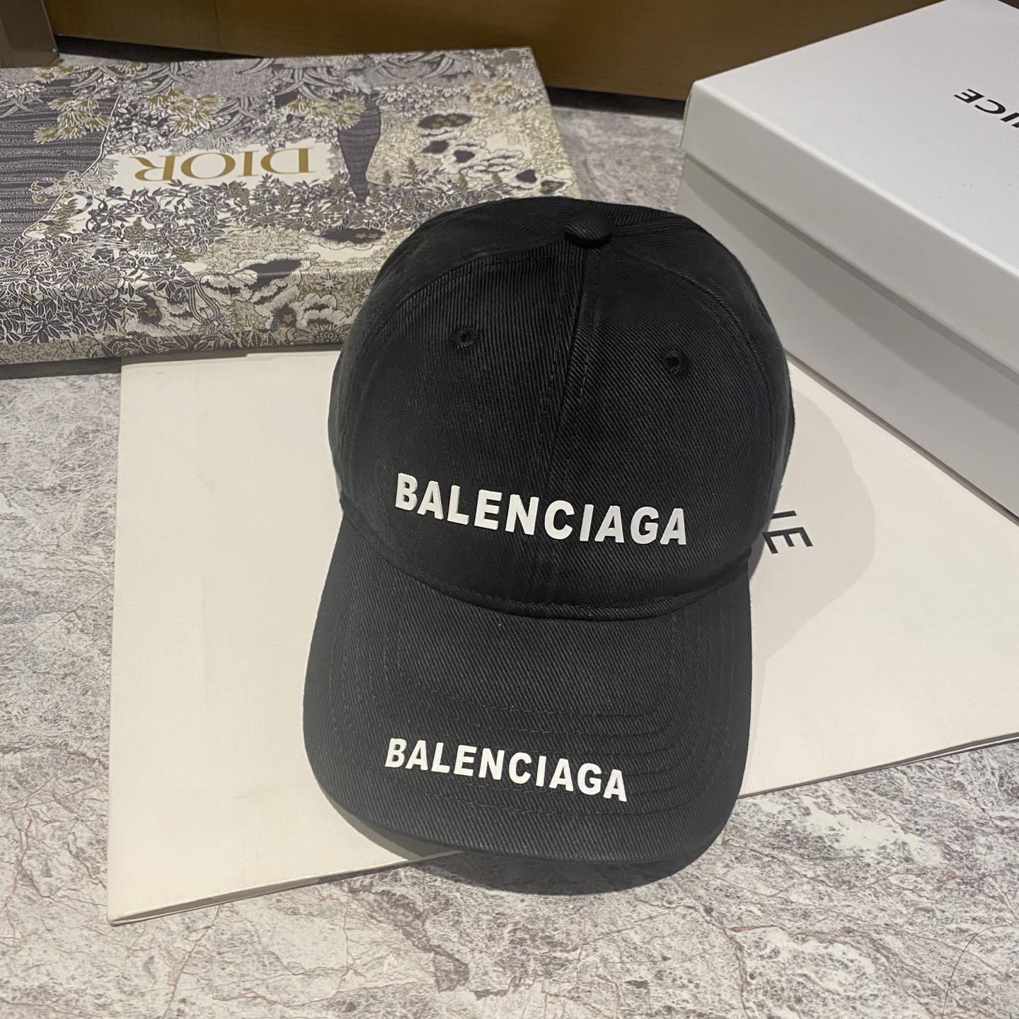 Balenciaga Cap (17)