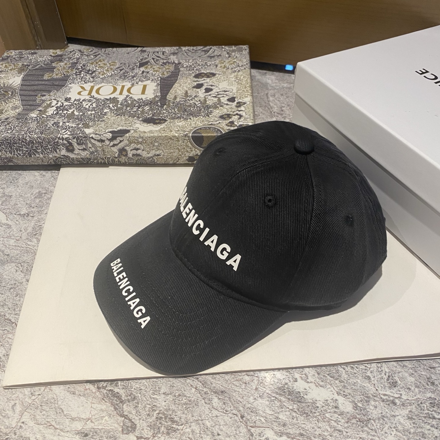 Balenciaga Cap (18)