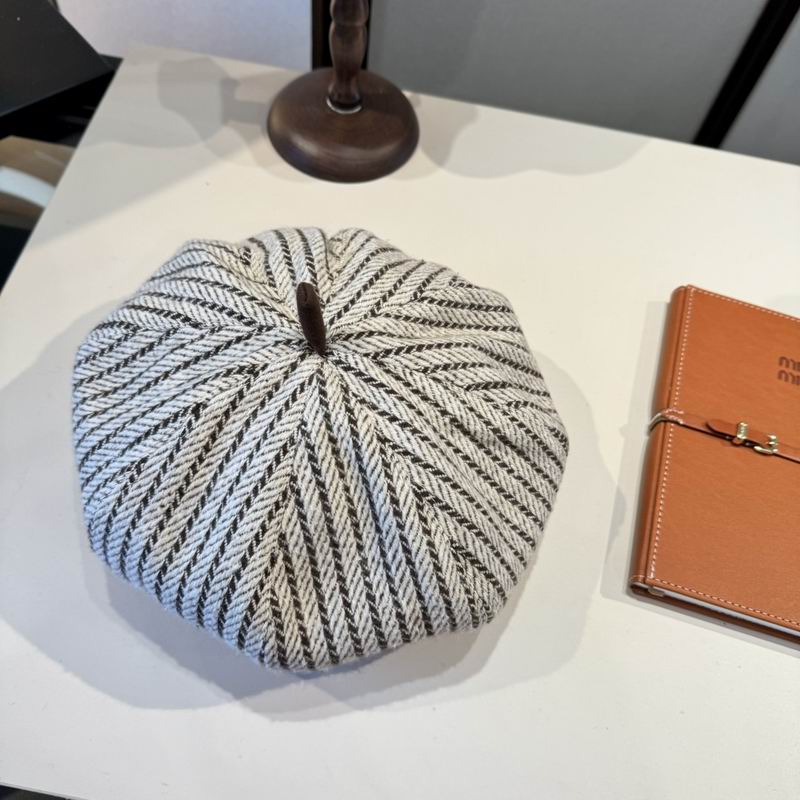 Burberry Beret (583)