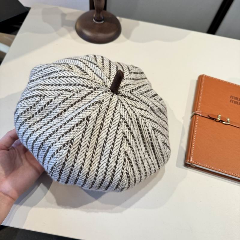 Burberry Beret (585)