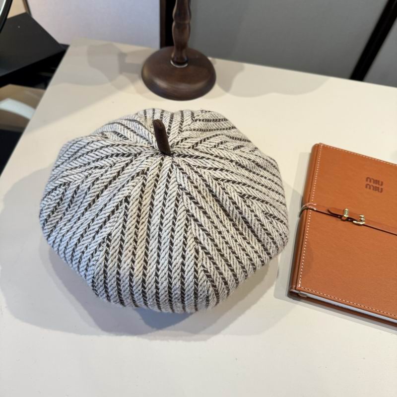 Burberry Beret (589)