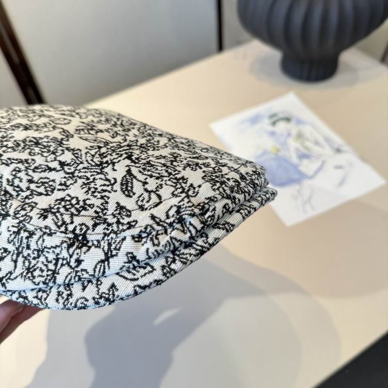 Burberry Beret (633)