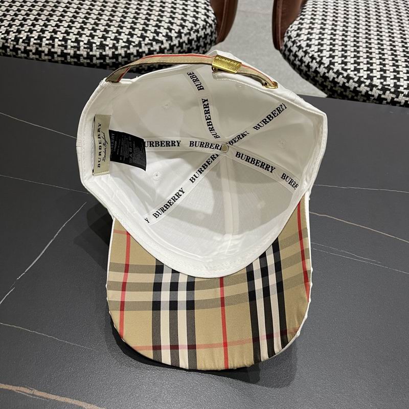 Burberry Cap (137)