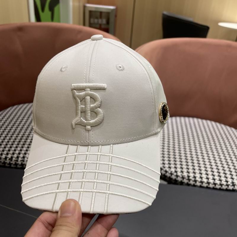 Burberry Cap (140)