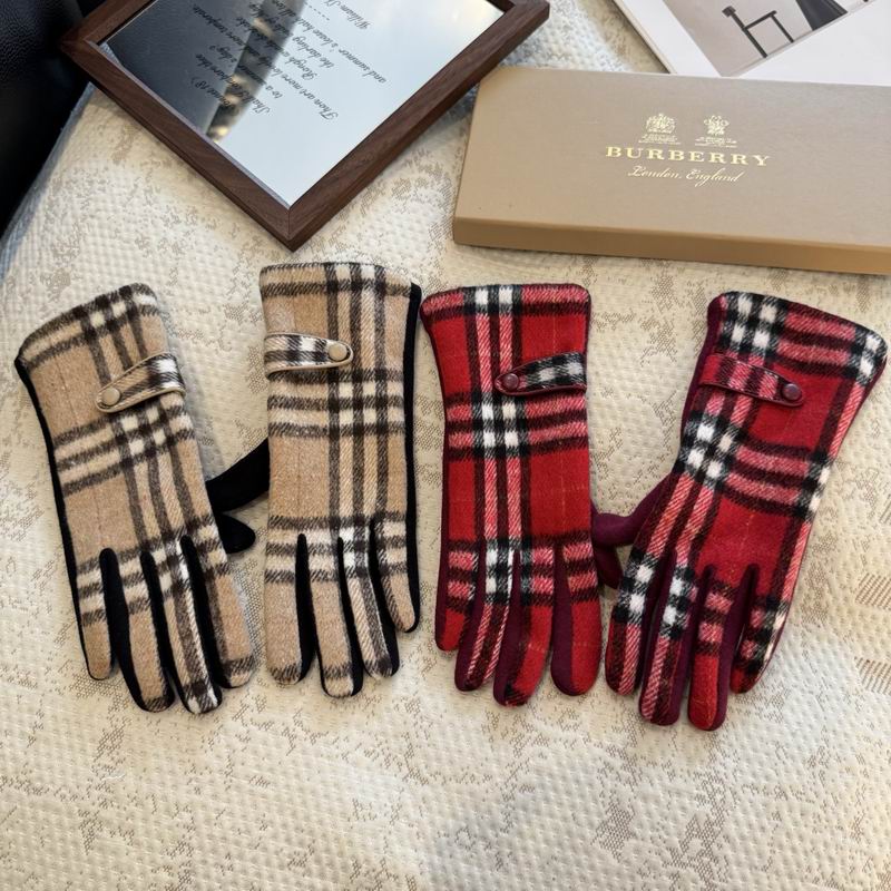 Burberry Gloves 34 (1)