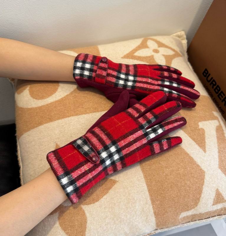Burberry Gloves 34 (17)