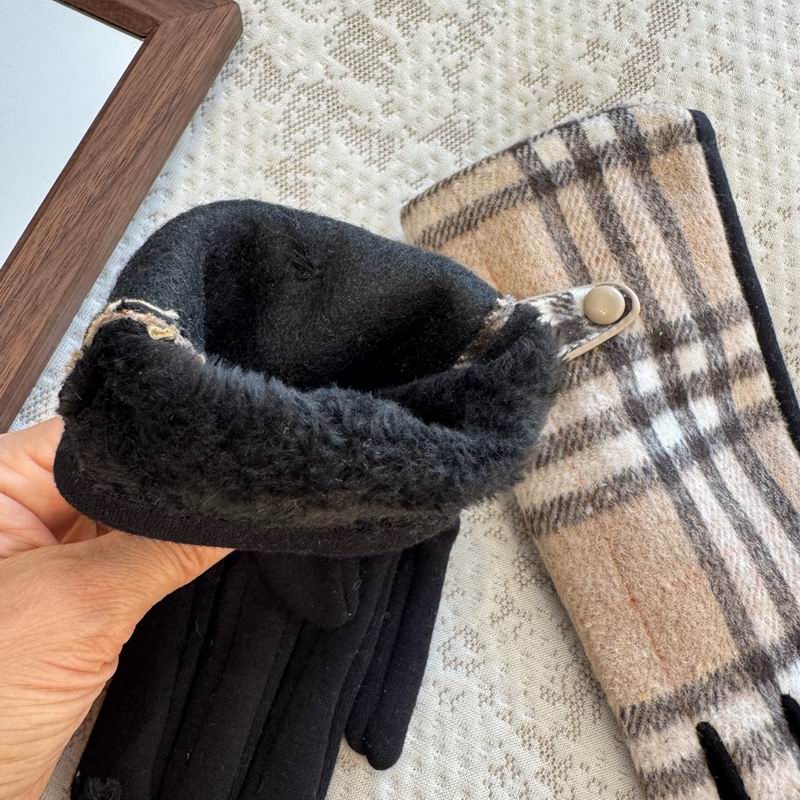 Burberry Gloves 34 (3)