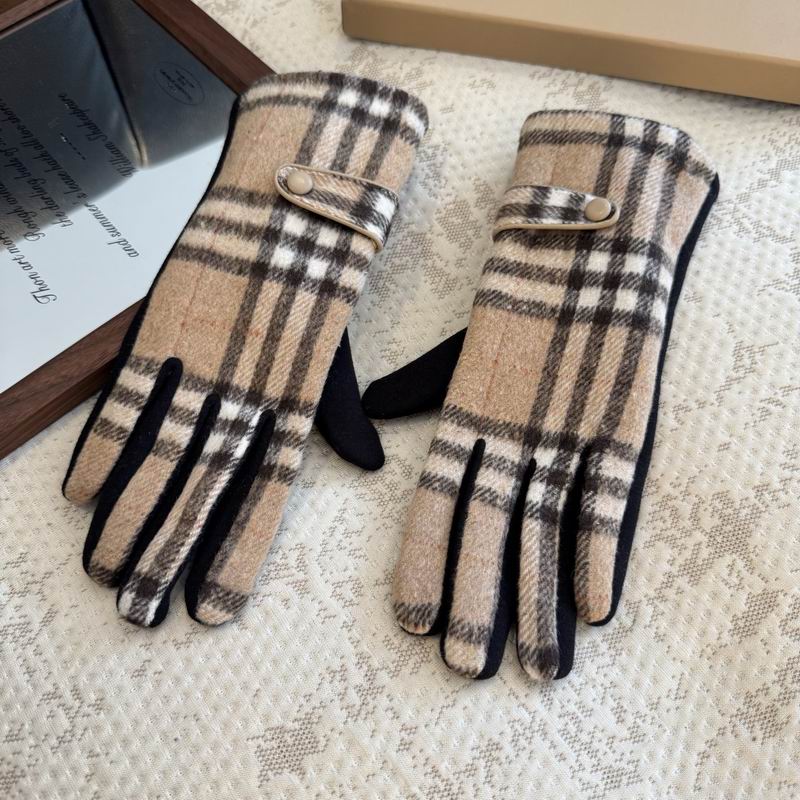 Burberry Gloves 34 (4)
