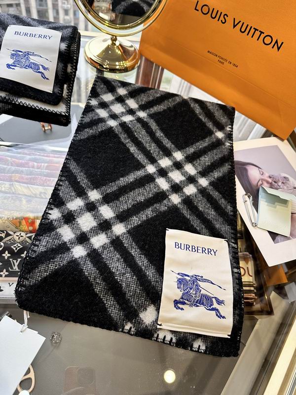 Burberry Scarf30X182cm E18 (17)