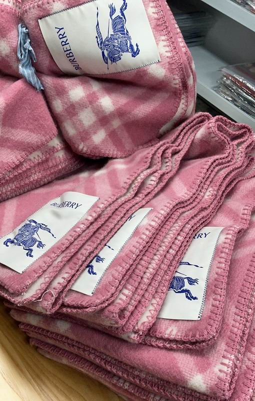 Burberry Scarf30X182cm E18 (20)