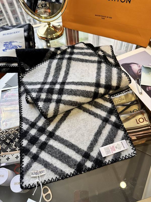Burberry Scarf30X182cm E18 (9)
