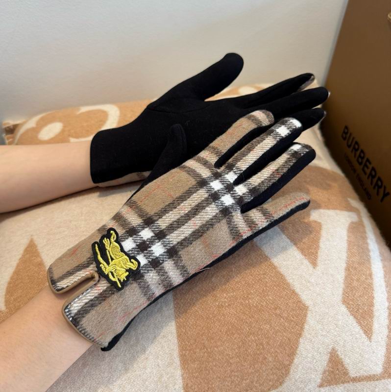 Burberry gloves 83 (33)