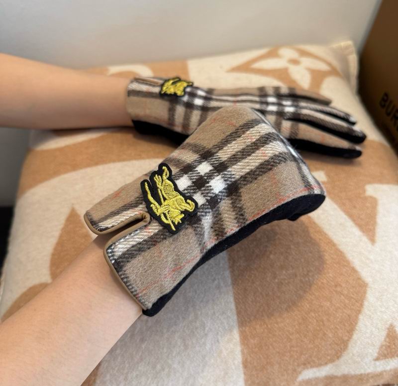 Burberry gloves 83 (34)