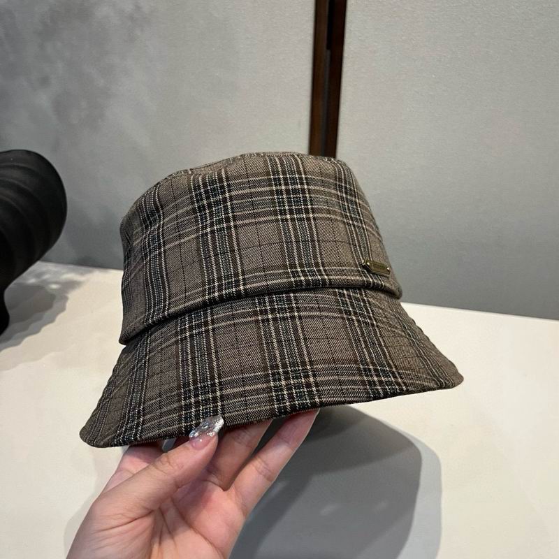 Burberry hat (1302)