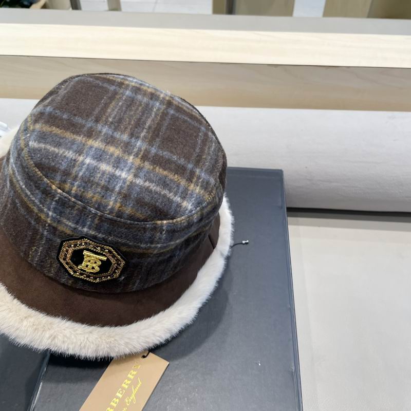 Burberry hat (1512)