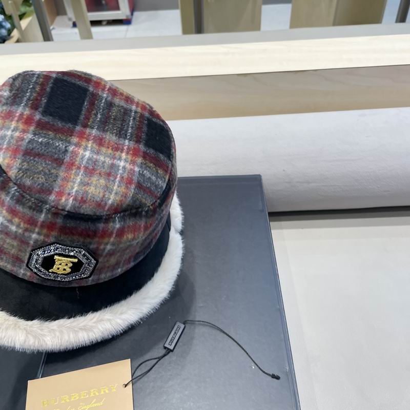 Burberry hat (1522)