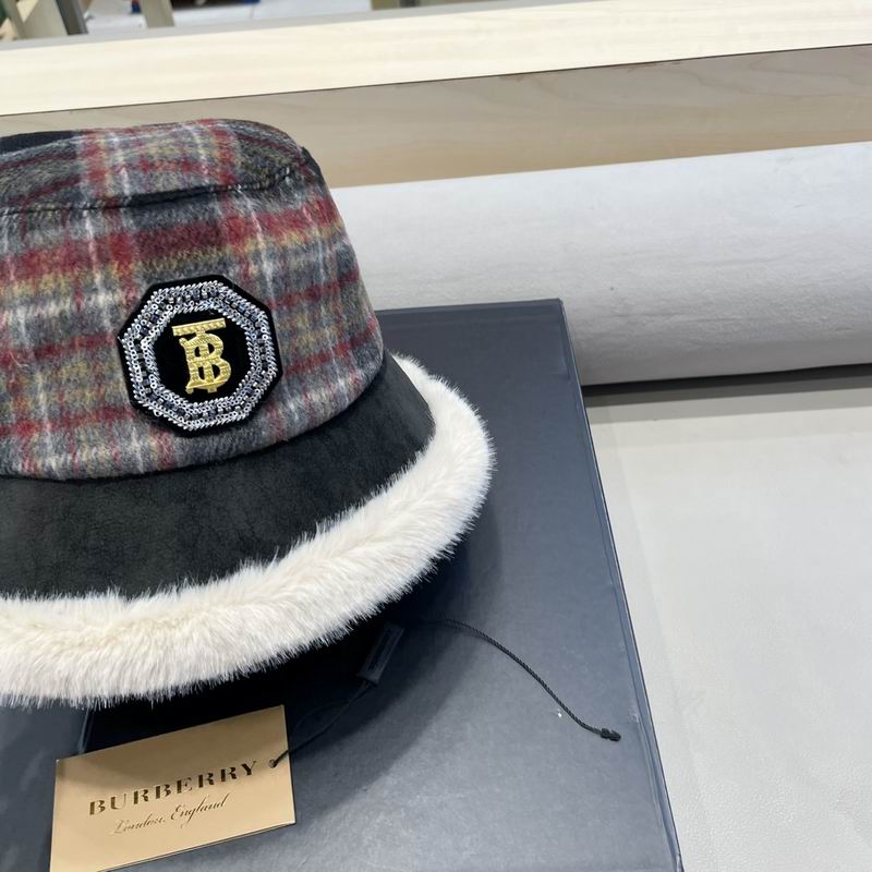 Burberry hat (1523)