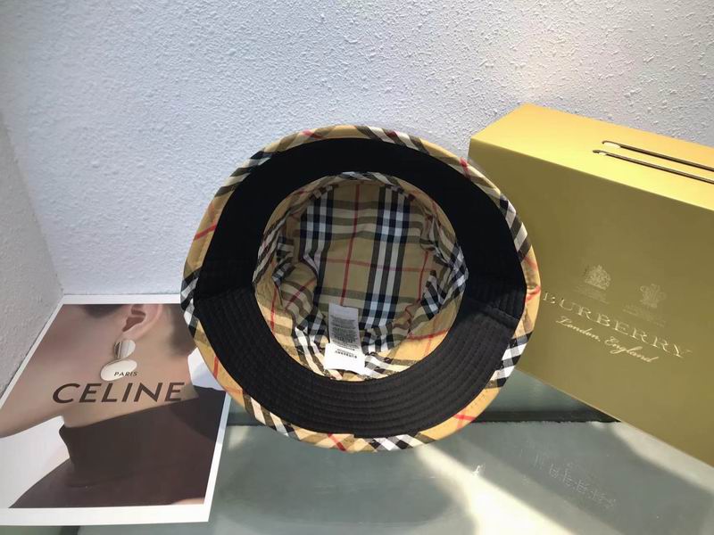 Burberry hat (253)
