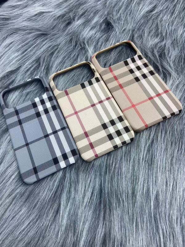 Burberry iphone 17Pro max 26 (3)