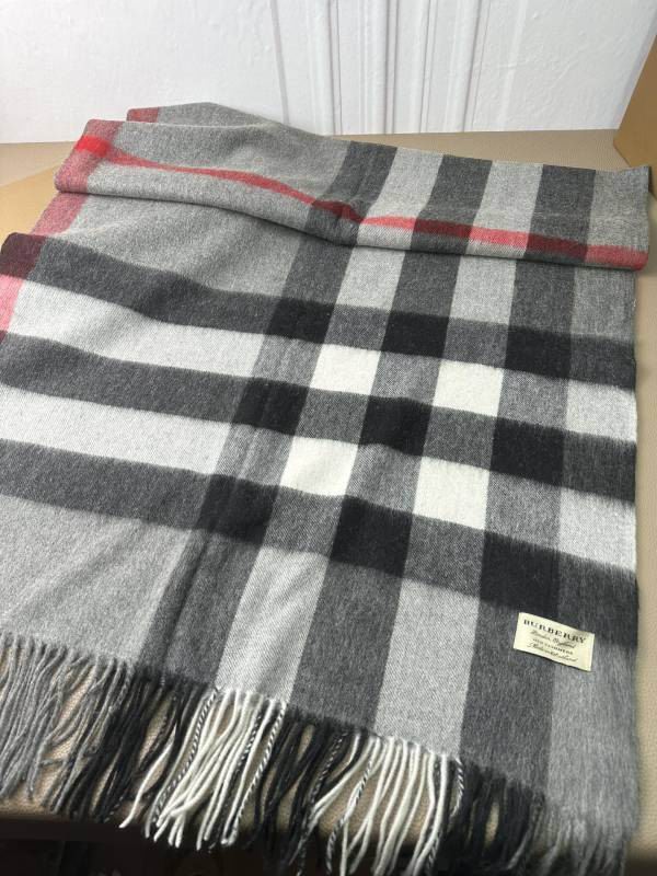 Burberry scarf hm (13)